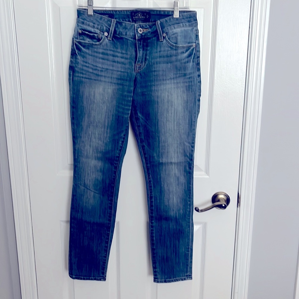 Ladies light denim Lucky brand jeans